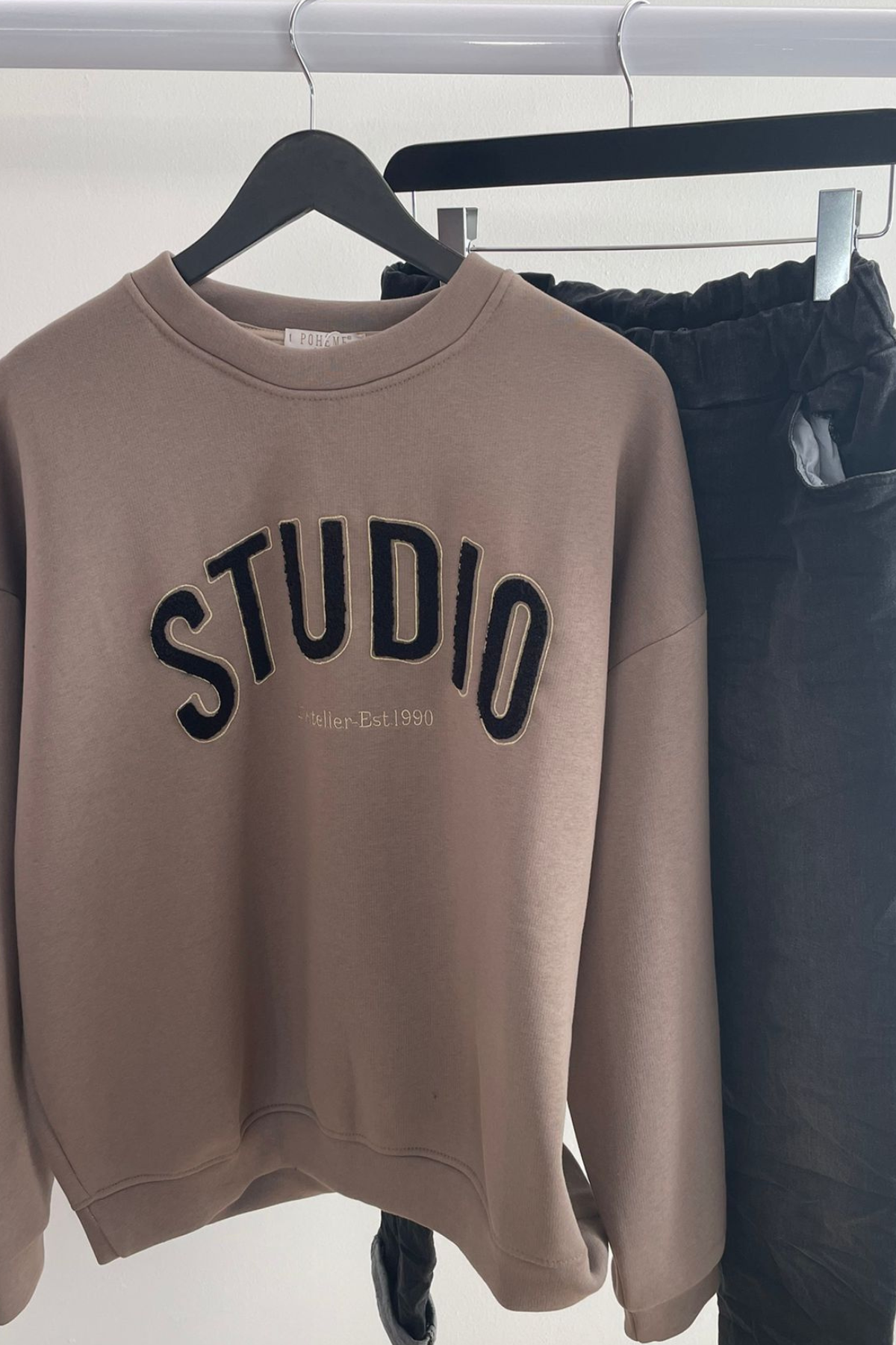 Studio Slogan Sweatshirt